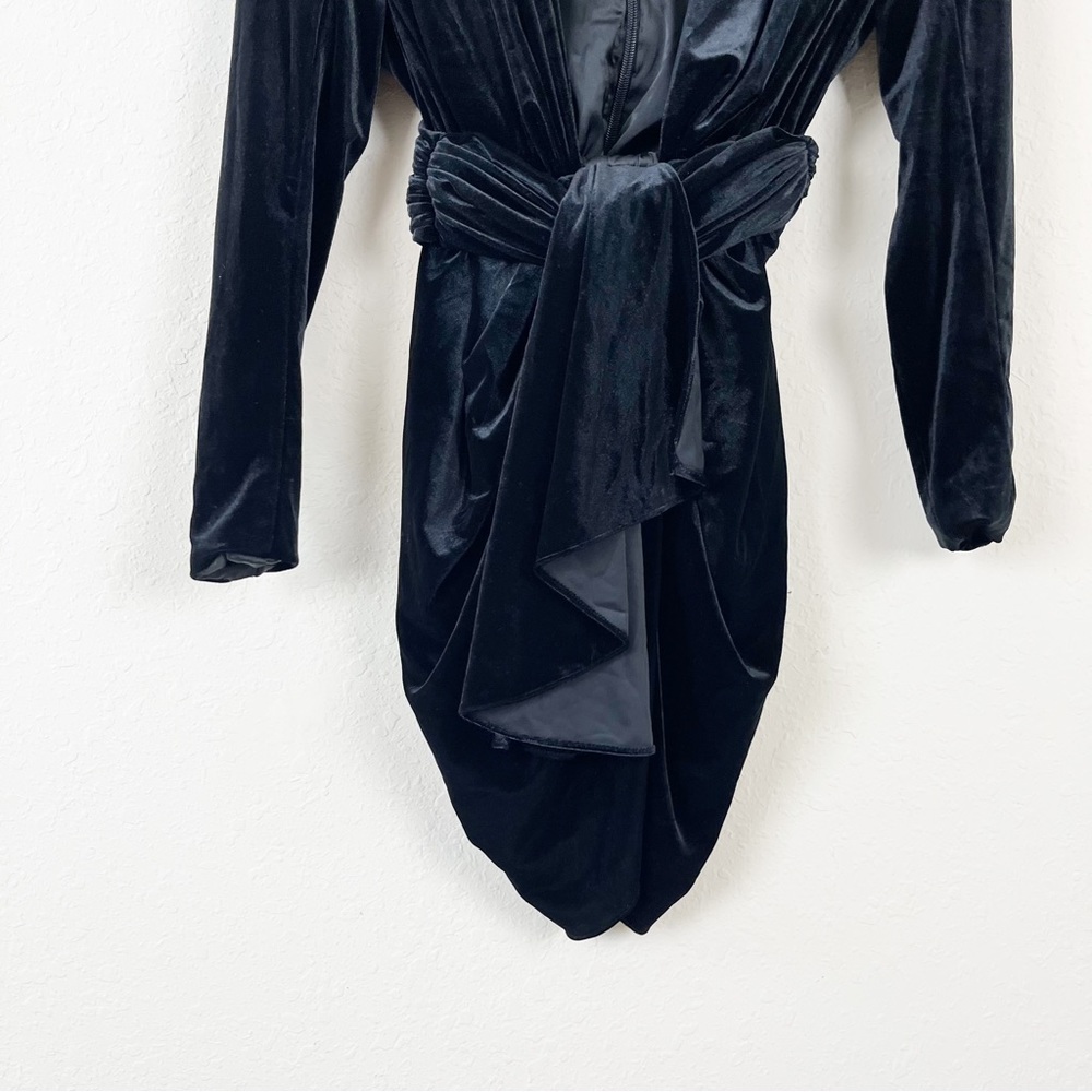 House of CB Dress Farrah Black Velvet Plunge Mini Dress Size Medium - Picture 3 of 7